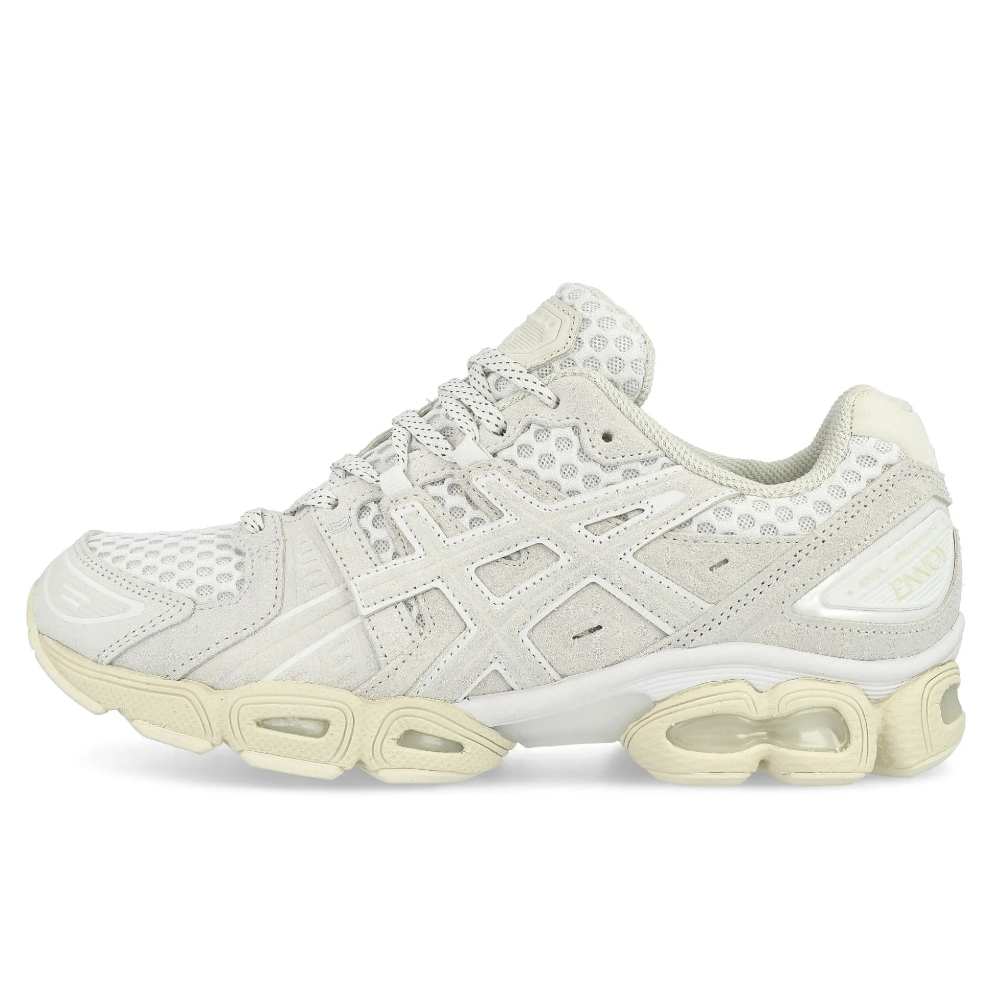 Cheap Gel-Nimbus 9 Women Low Tops|Retro & Running