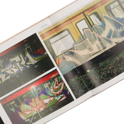 Fashion Metro // Star - The Memories That Remain Books