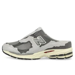 Flash Sale M2002NA Women Low Tops|Slides & Sandals