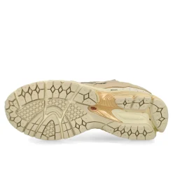 Discount M2002RDQ Women Low Tops|Retro & Running